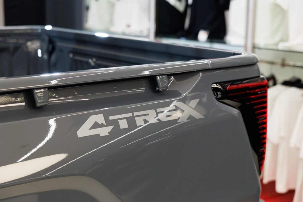 TOYOTA HILUX TRAVO