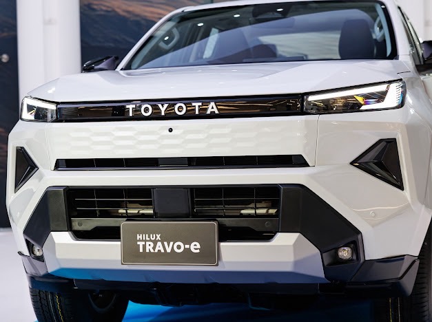 TOYOTA HILUX TRAVO