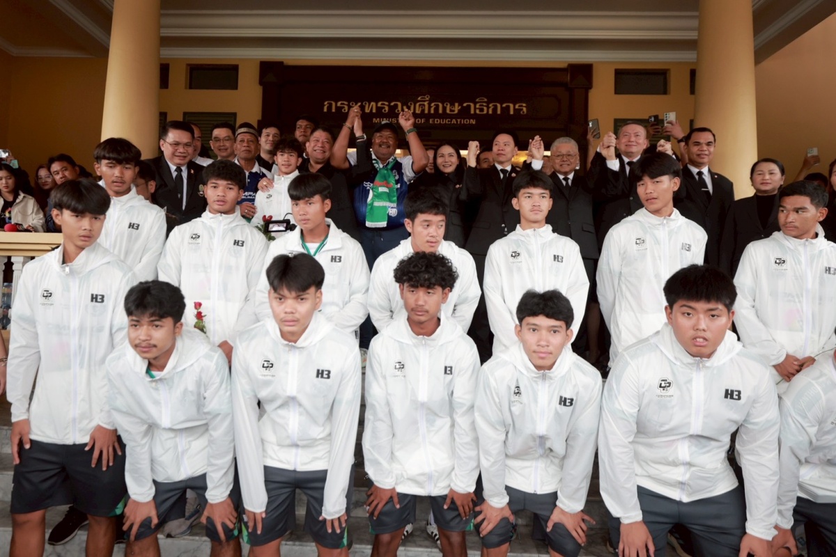 นฤมล ชม หมอนทองวิทยา ปลุกพลังเยาวชน เชิญ อ.สกล ร่วมพัฒนากีฬา สพฐ.