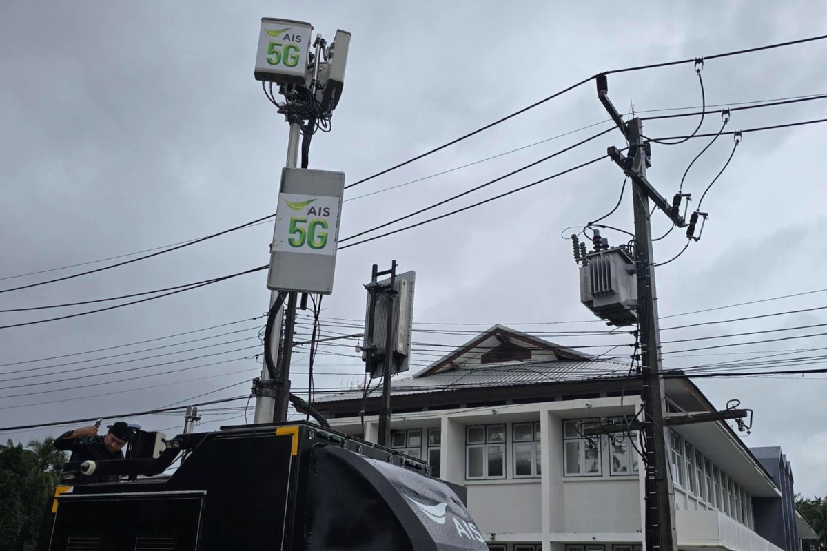 ไทยคม-AIS นำจานดาวเทียมเคลื่อนที่ 12 ชุด เสริมการสื่อสารพื้นที่ภาคใต้