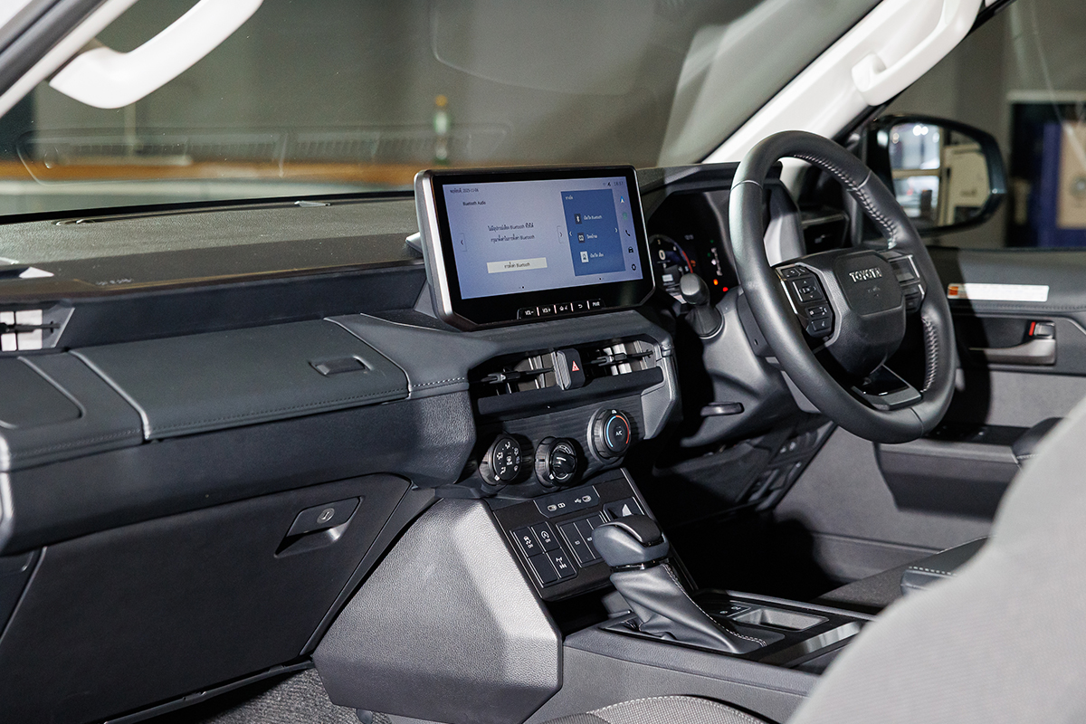 Toyota HILUX TRAVO OVERLAND