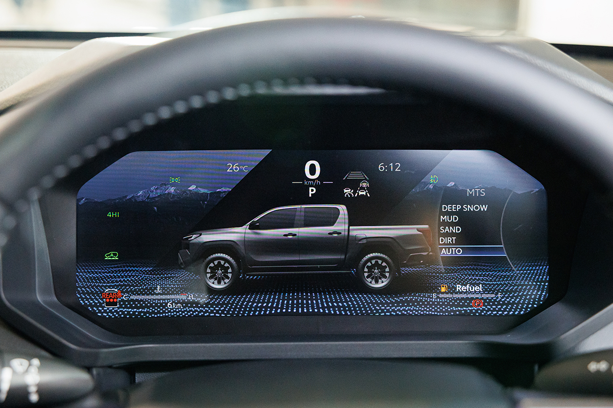 Toyota HILUX TRAVO OVERLAND