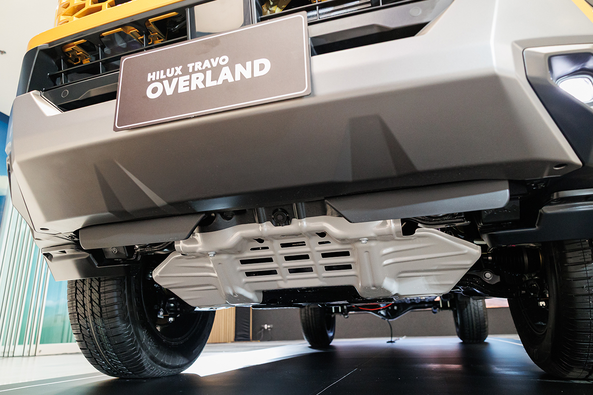 Toyota HILUX TRAVO OVERLAND