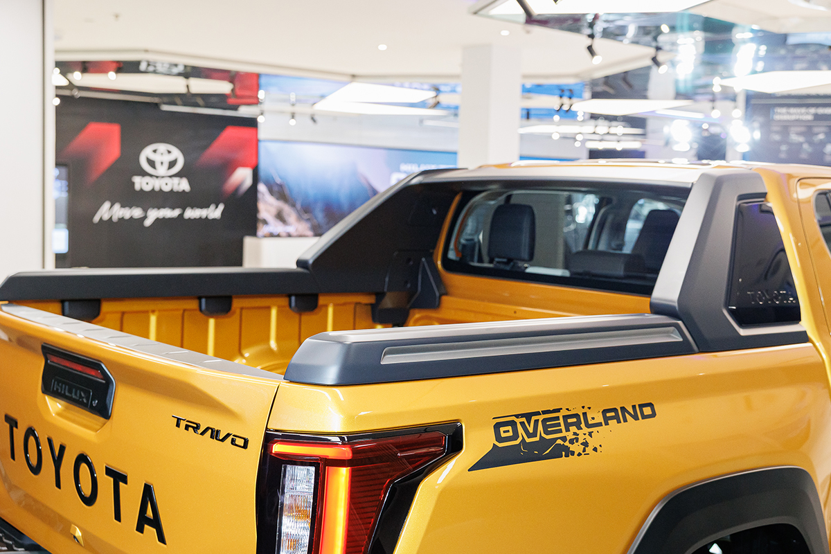 Toyota HILUX TRAVO OVERLAND