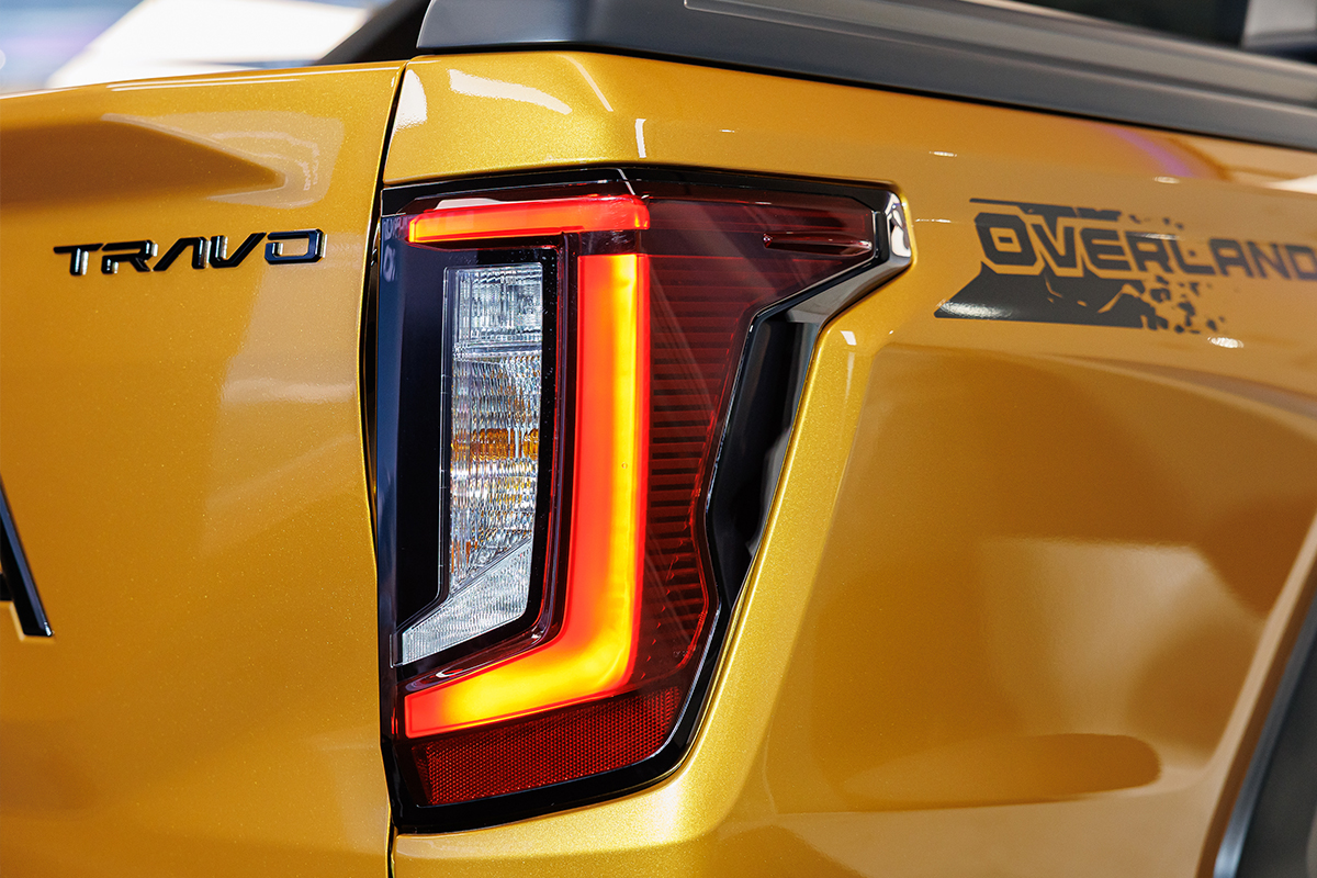 Toyota HILUX TRAVO OVERLAND