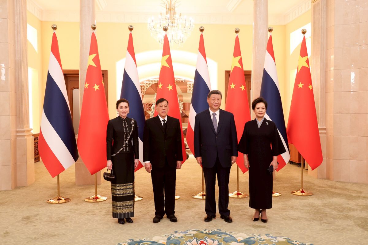 ในหลวง-พระราชินี เสด็จฯ ทรงร่วมในงานถวายพระกระยาหารค่ำ
