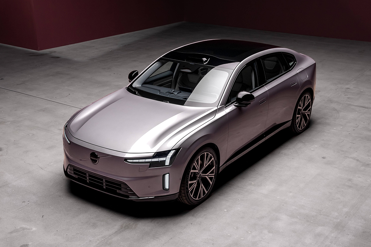 Volvo ES90 รถอีวีสไตล์ ฟาสต์แบ็ก