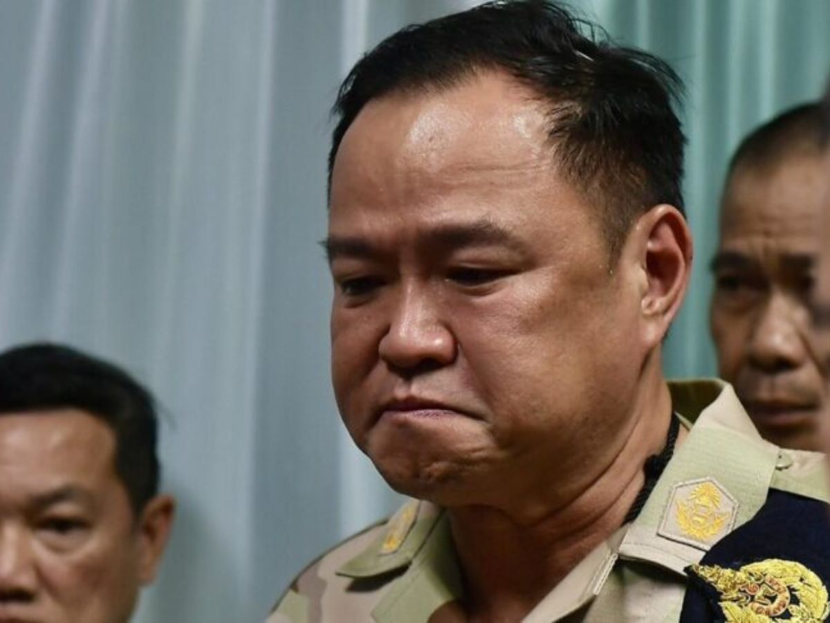 ‘อนุทิน’ ปาดน้ำตาเยี่ยมทหารบาดเจ็บ เหยียบทุ่นระเบิด ยืนยันดูแลดีที่สุด