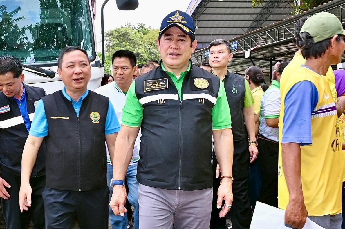 “ธรรมนัส” สั่งด่วน มอบอธิบดีกรมปศุสัตว์“สมชวน”ส่งหญ้าอาหารสัตว์พระราชทาน ช่วยภาคใต้