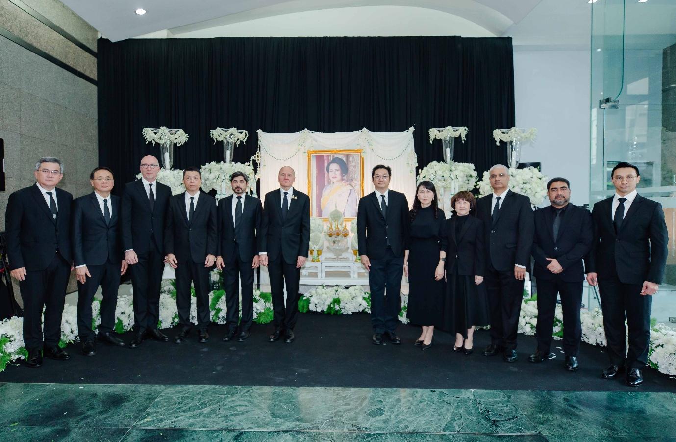 ทรู คอร์ปอเรชั่น ทั่วประเทศ น้อมรำลึกแม่แห่งแผ่นดิน