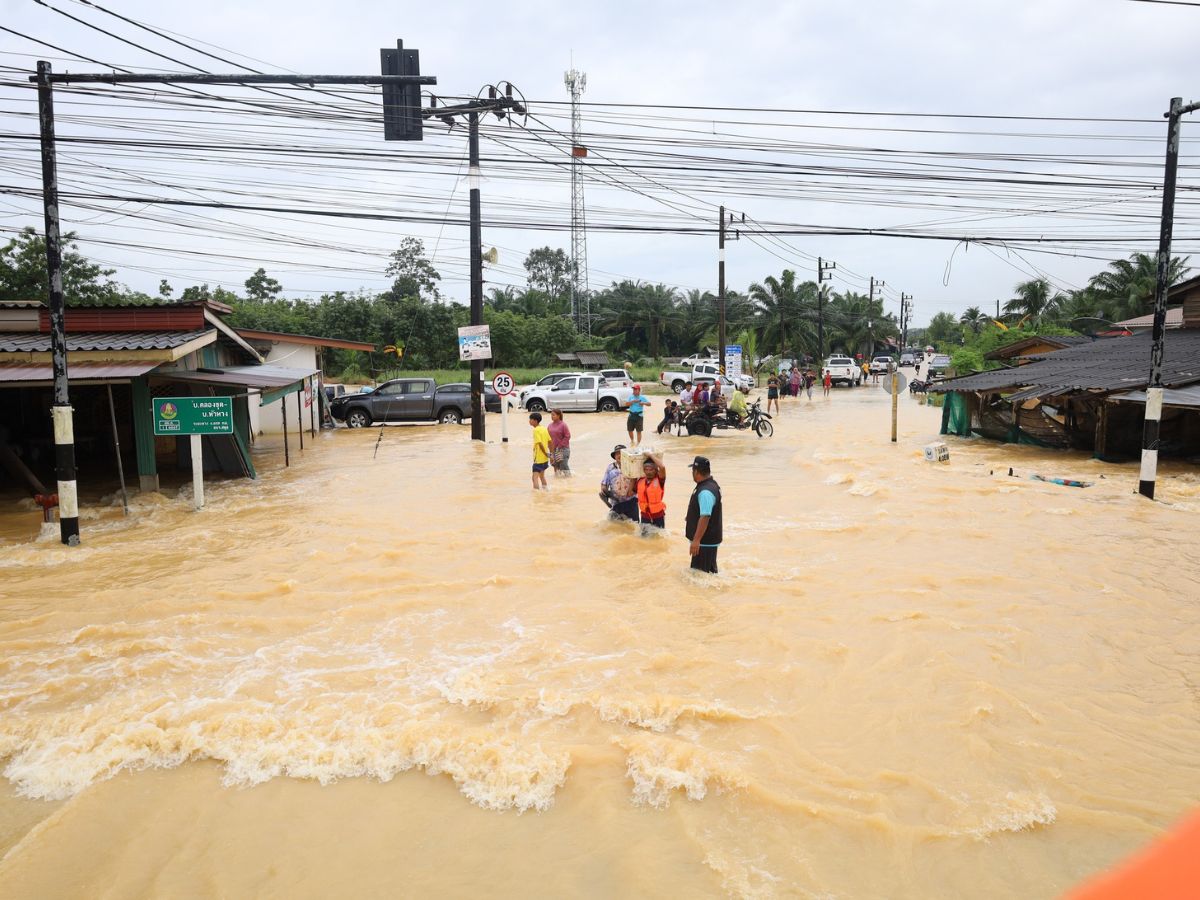 สตูลยังวิกฤต น้ำท่วมหนัก 7 อำเภอ ดินถล่ม 2 จุด ประชาชนเดือดร้อน 36,373 คน