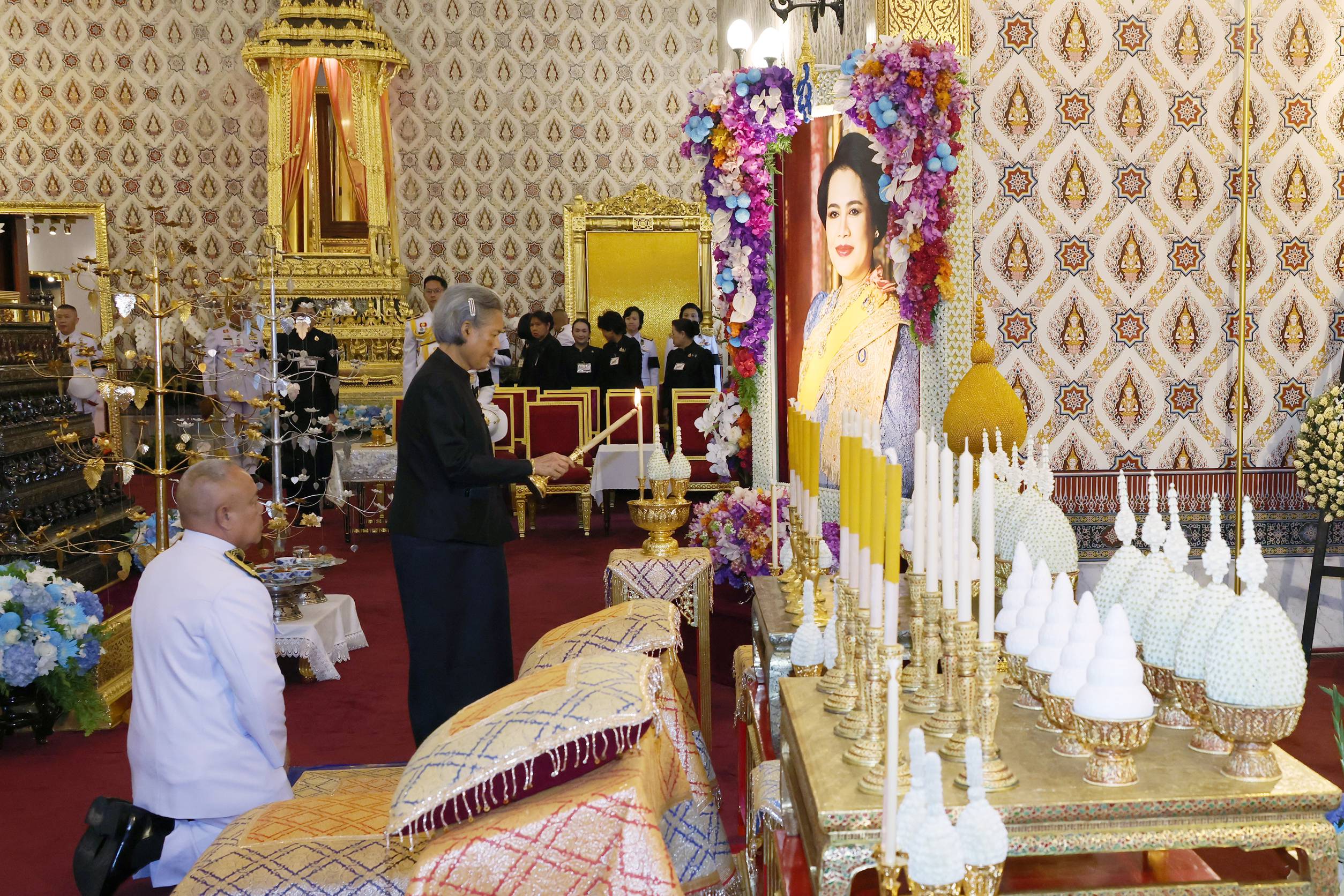 กรมสมเด็จพระเทพรัตนราชสุดาฯ บำเพ็ญพระราชกุศลถวายพระบรมศพ พระพันปีหลวง