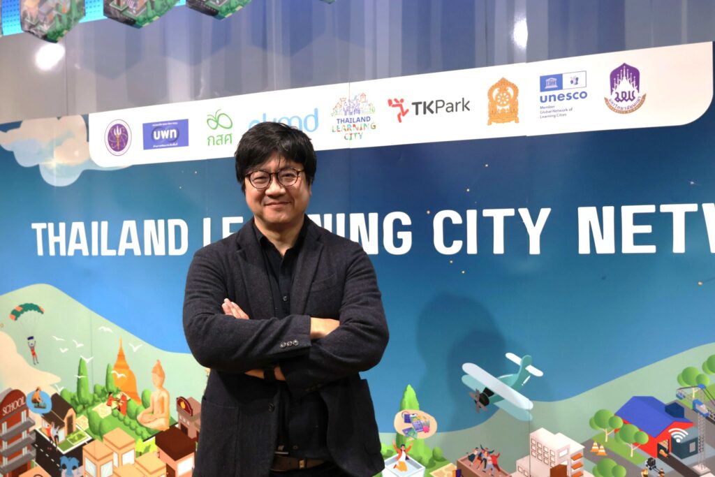 รศ.ดร.ปุ่น เที่ยงบูรณธรรม