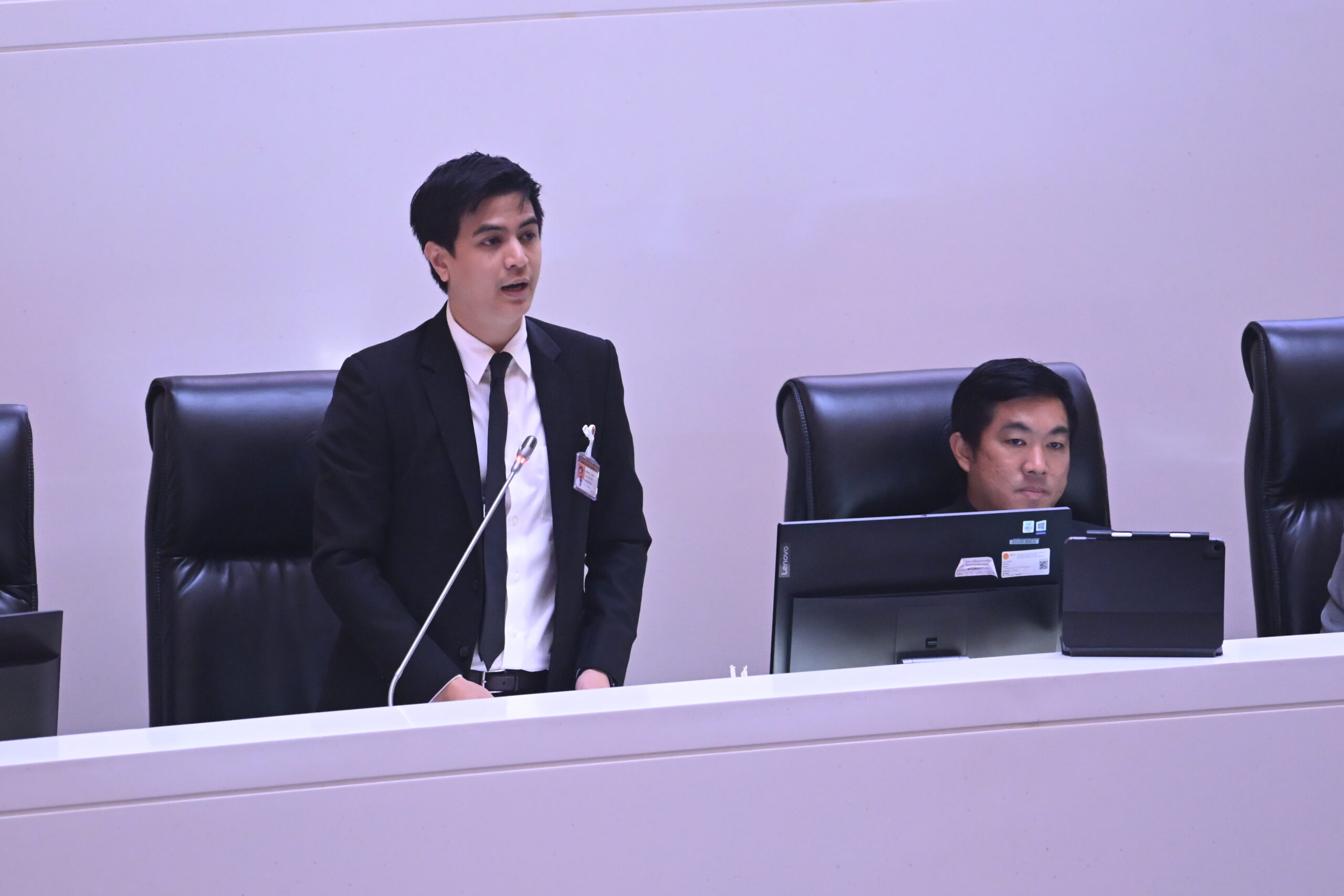 พริษฐ์ วัชรสินธุ