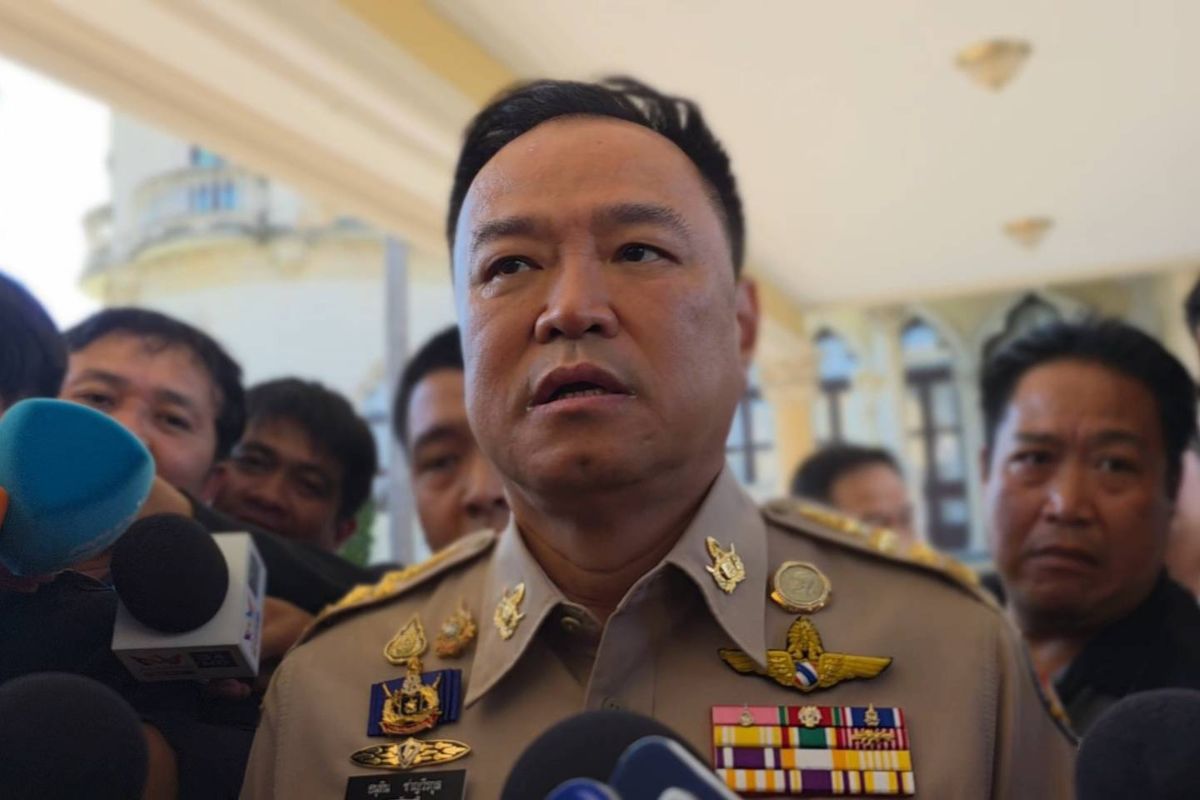 อนุทิน ชาญวีรกูล