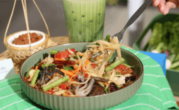 คนไทยติดแซ่บ สั่ง “ตำปูปลาร้า” บน LINE MAN รัว ๆ จนทะลุ 8 ล้านจาน ตำปูปลาร้า