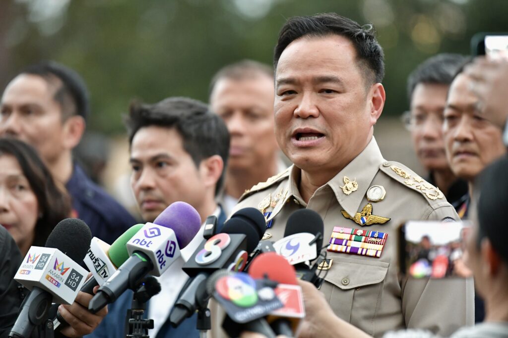 นายอนุทิน ชาญวีรกูล