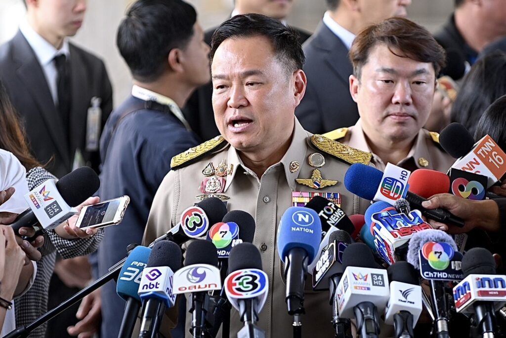 นายอนุทิน ชาญวีรกูล