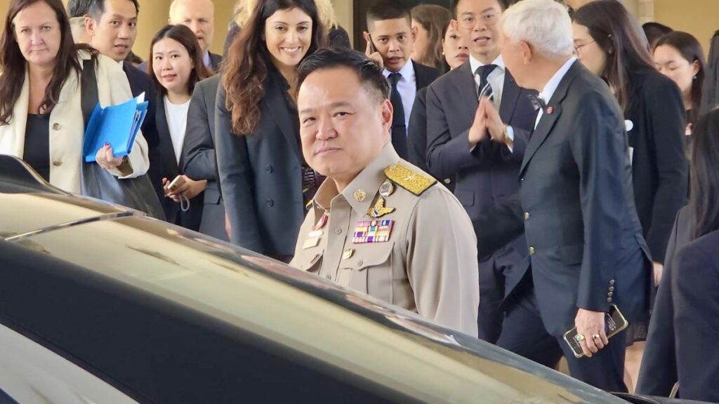 นายอนุทิน ชาญวีรกูล