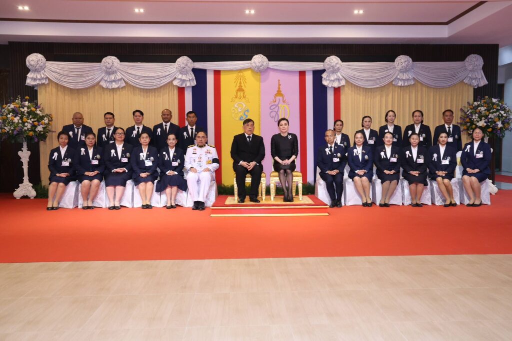 ในหลวง-พระราชินี