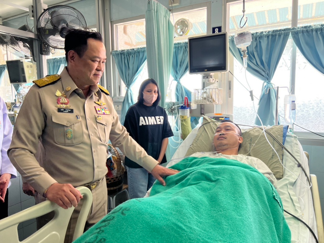 นายกฯ รุดให้กำลังใจทหารเหยียบทุ่นระเบิด ลั่นจบไวที่สุด ไม่เกี่ยวใกล้เลือกตั้ง