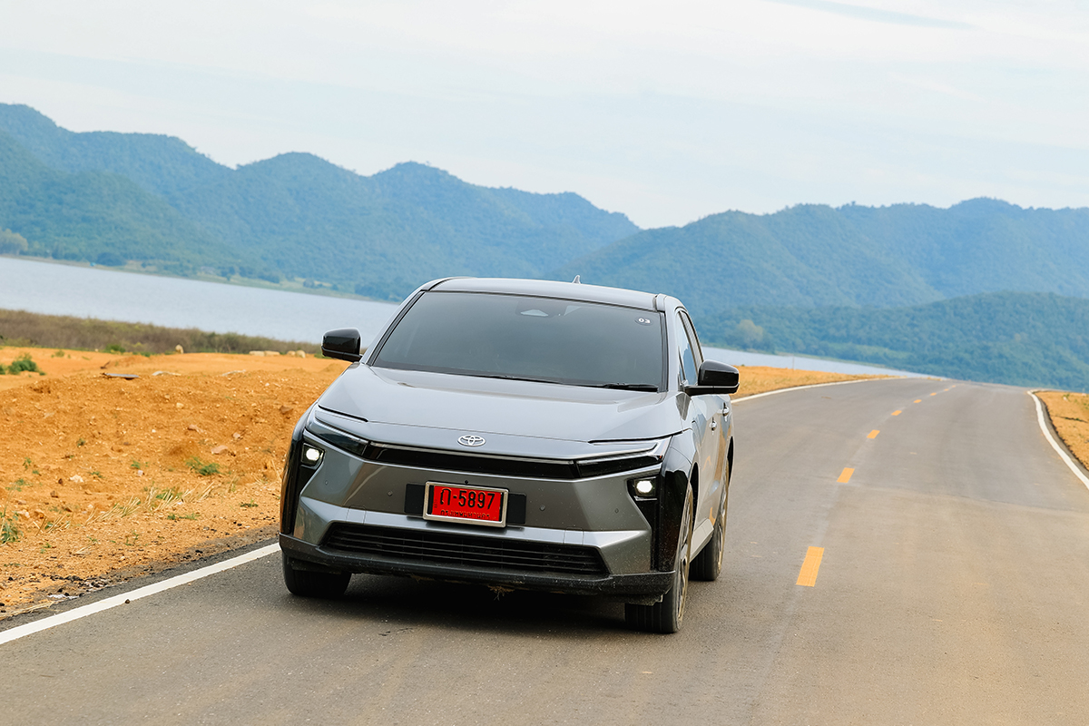 Toyota bZ4X ฟีลลิ่งเกินคาด… ‘แรง นิ่ง คม’ Toyota bZ4X