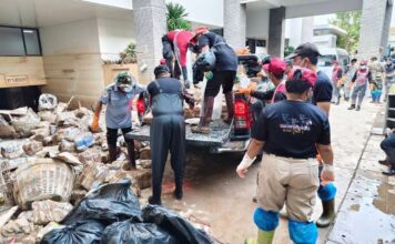 ล้างตึก-น้ำท่วมหาดใหญ่