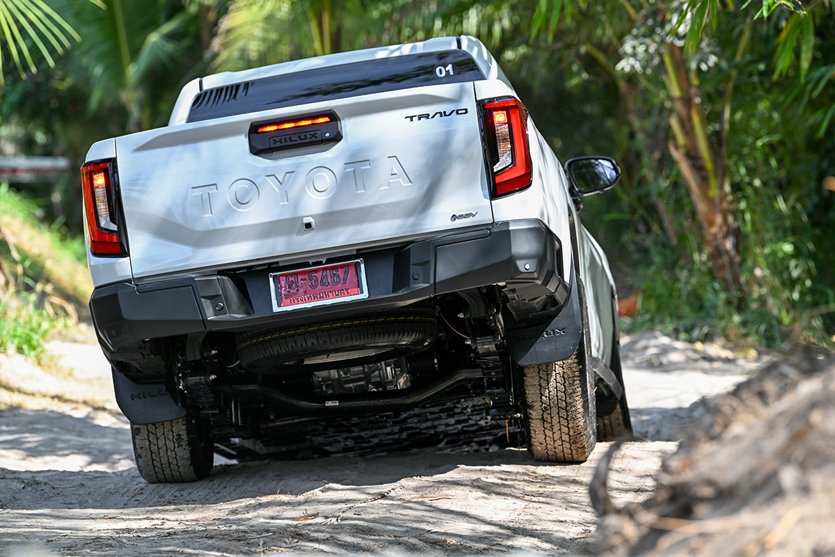 TOYOTA HILUX TRAVO-e