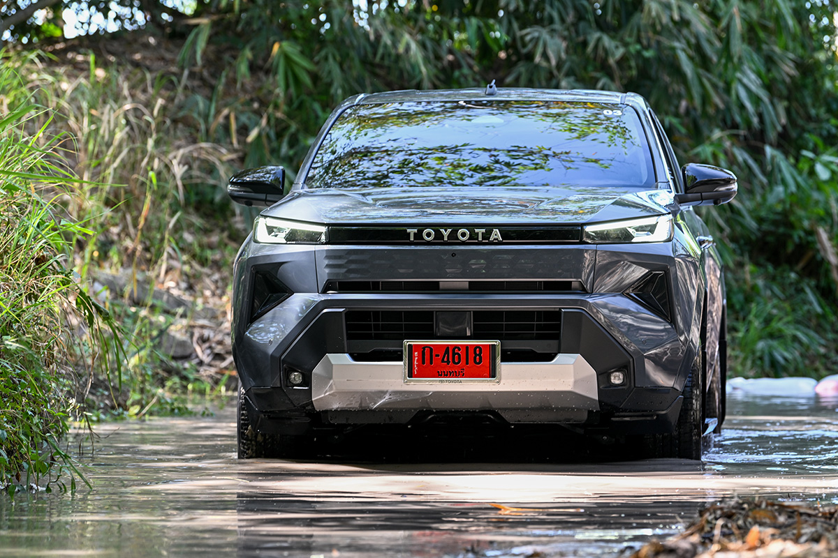 TOYOTA HILUX TRAVO-e