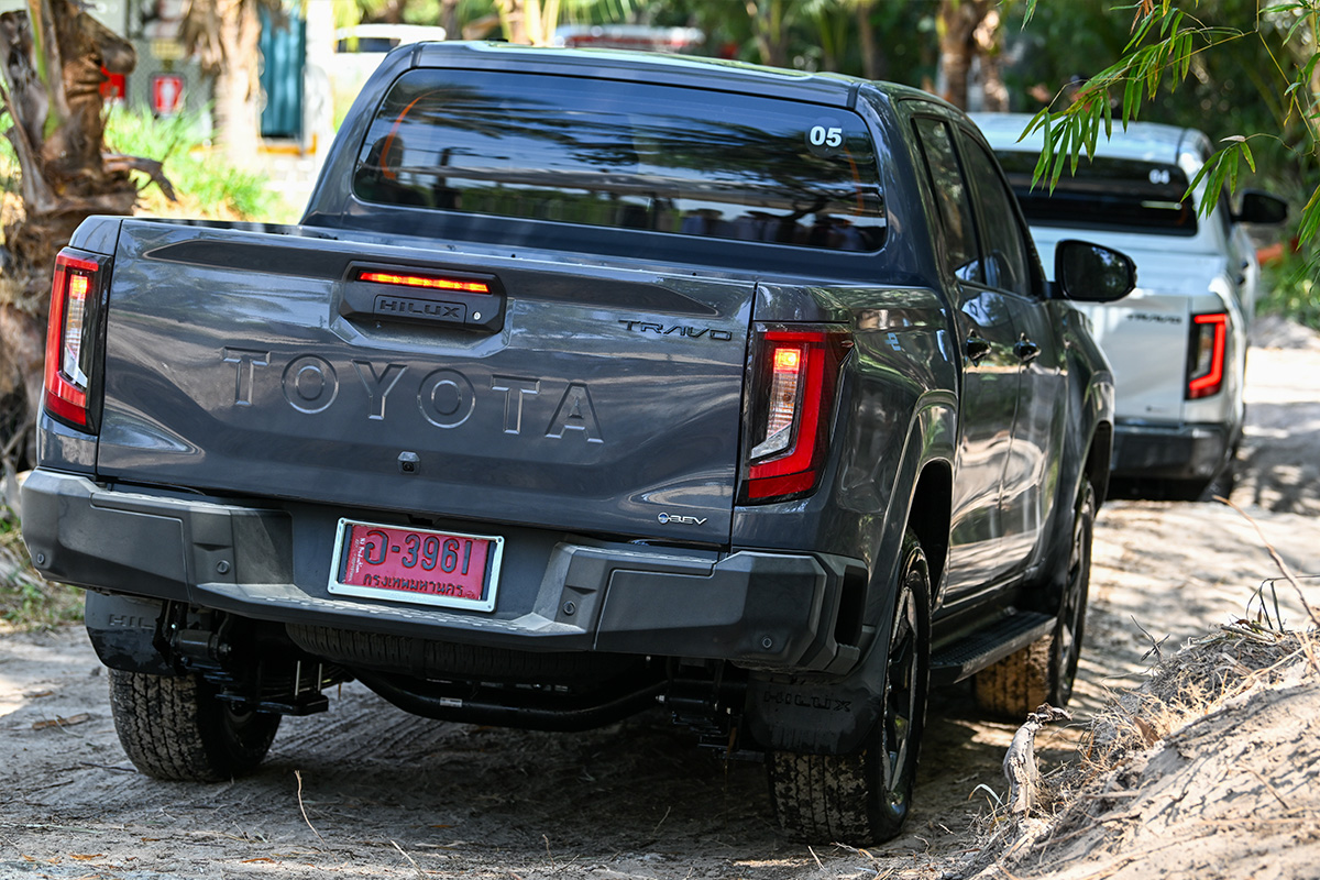 TOYOTA HILUX TRAVO-e