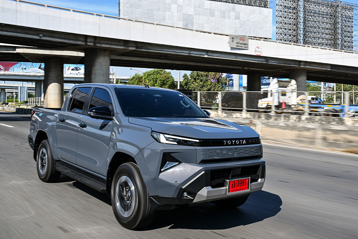 TOYOTA HILUX TRAVO-e