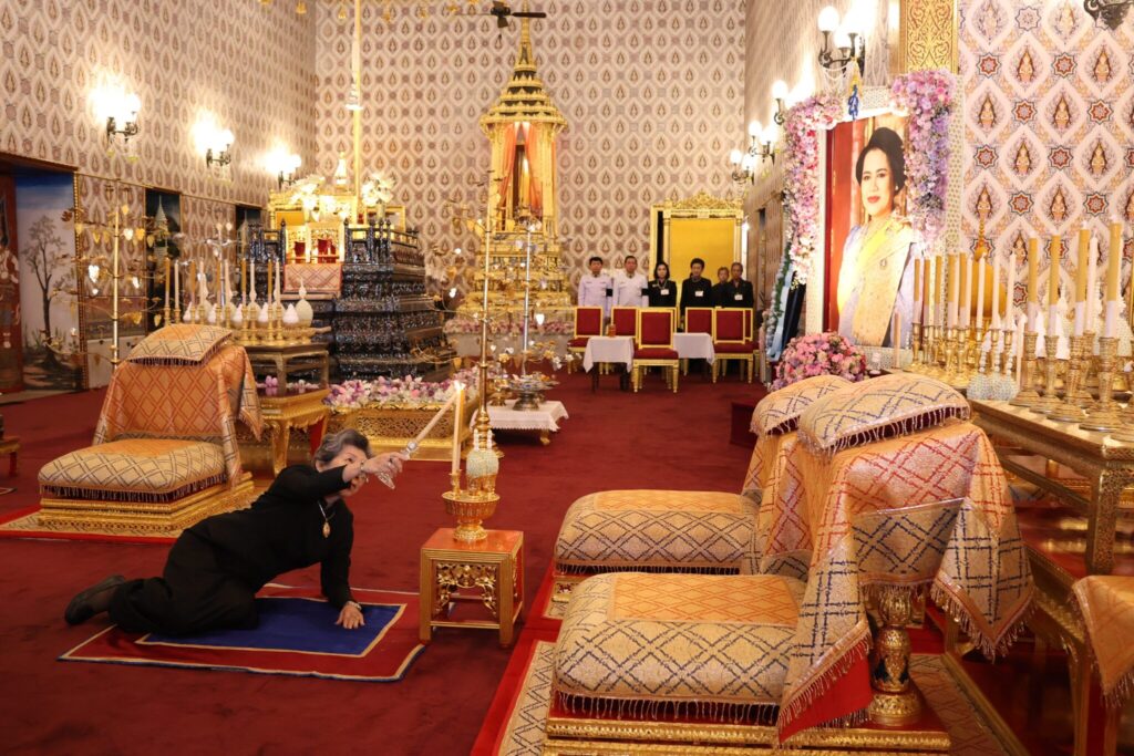 หม่อมเจ้าศรีสว่างวงศ์ ยุคล ทรงบำเพ็ญพระราชกุศลถวายพระบรมศพ ‘พระพันปีหลวง’