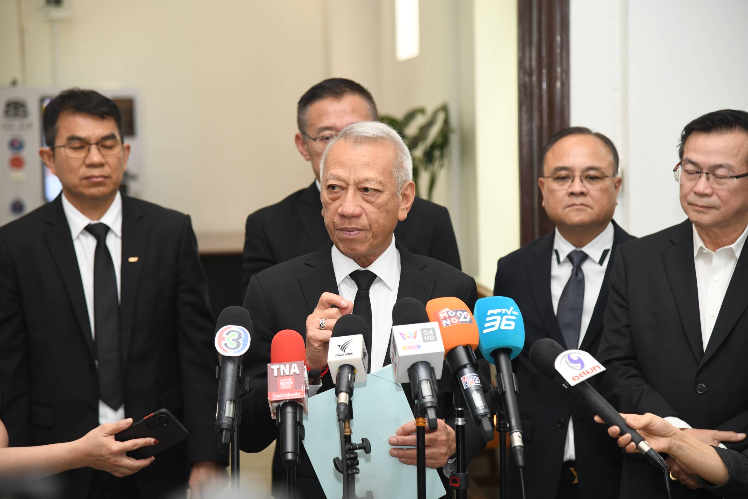 พิพัฒน์ เร่งเยียวยาเหตุเครนถล่ม สั่งทิพยประกันภัยจ่ายทันที ครอบครัวผู้เสียชีวิตรับขั้นต่ำ 1 ล้าน
