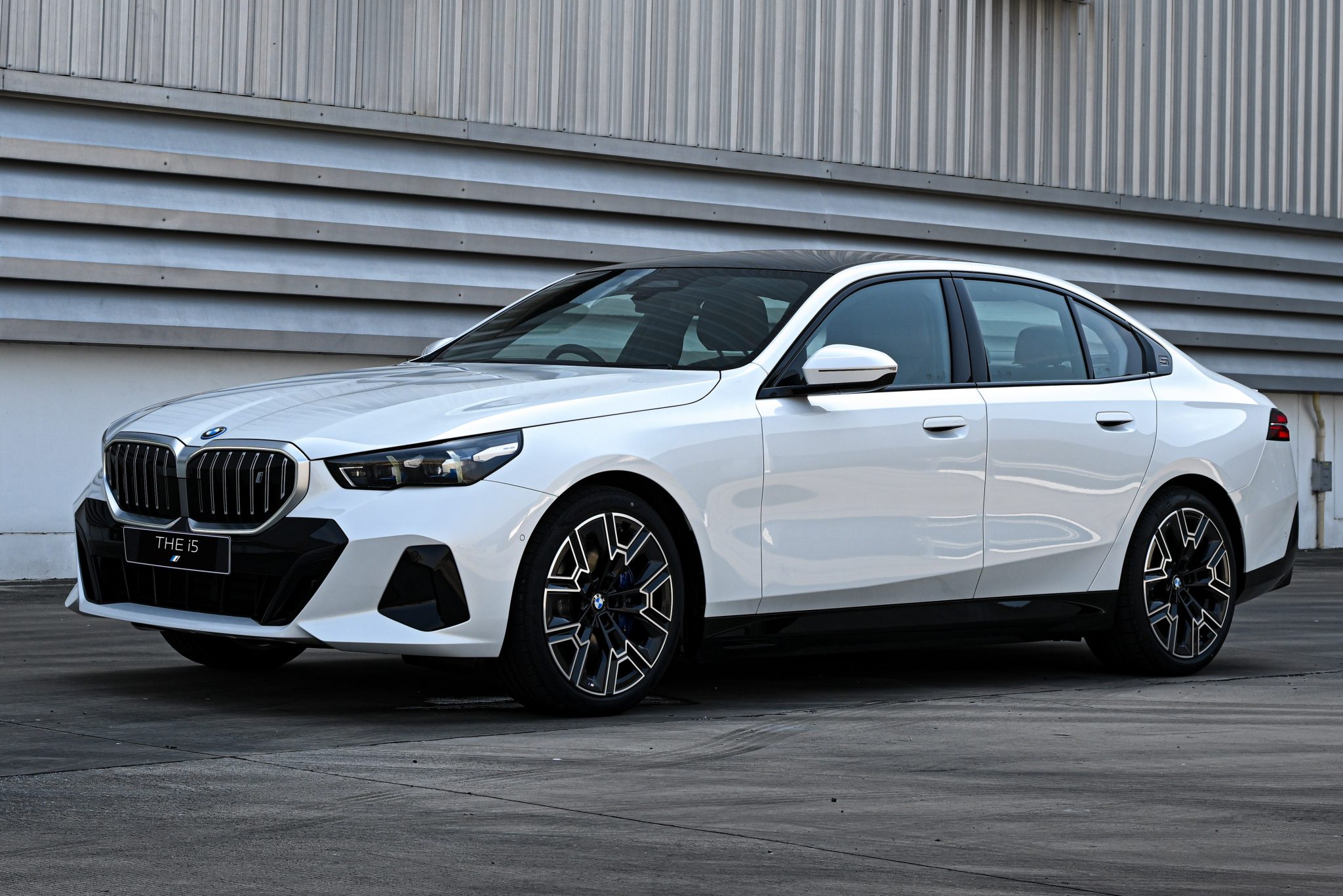 BMW กวาดแชมป์รถหรู 6 ปีซ้อน โกยยอด 10,582  คัน 