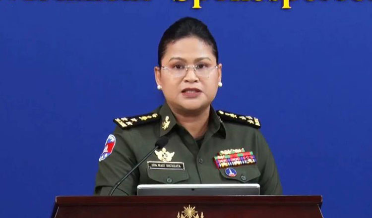 กัมพูชา แถลงเจ้าหน้าที่เจ็บ 2 ราย เหตุบึ้มกองขยะที่ช่องบก