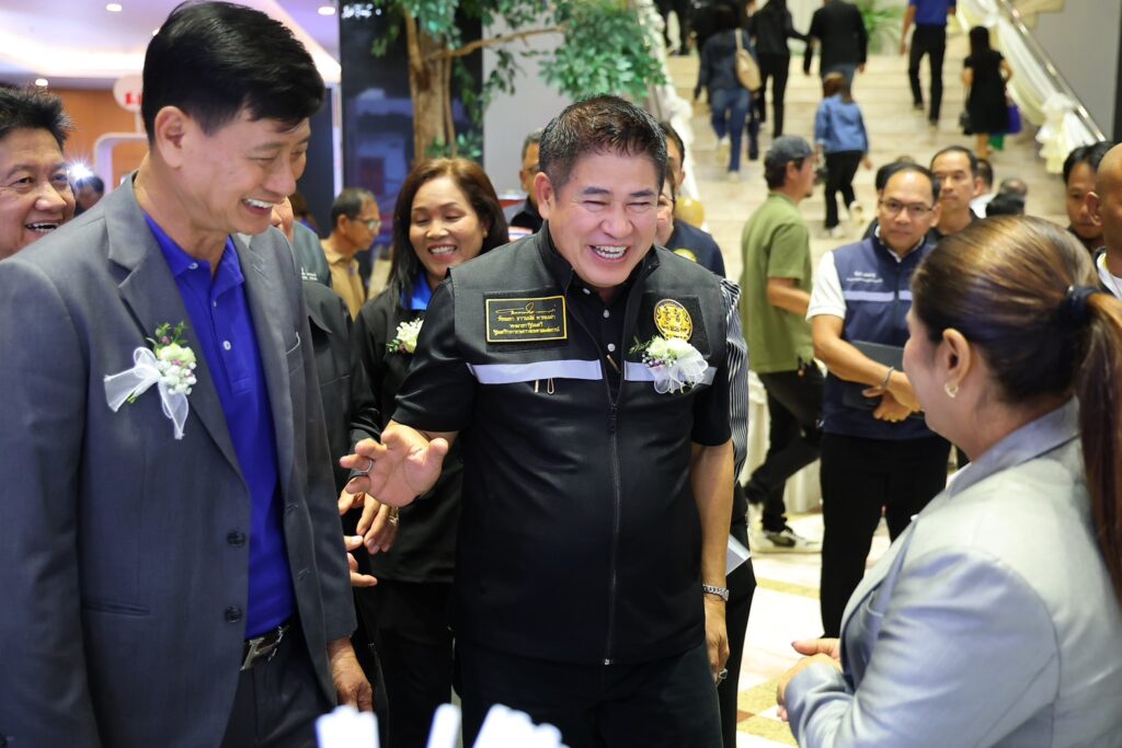 ร้อยเอก ธรรมนัส พรหมเผ่า