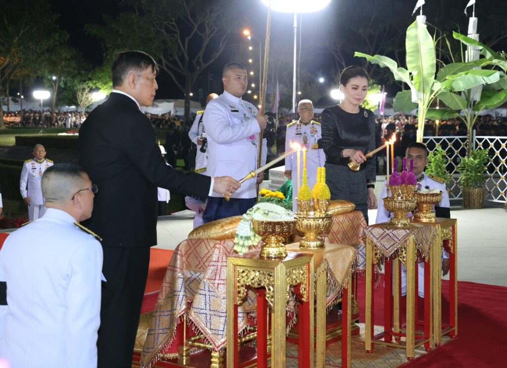 ในหลวง–พระราชินี