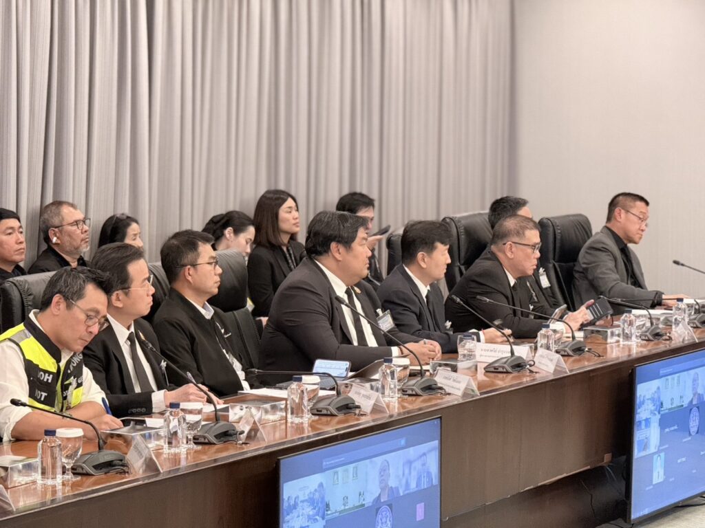 นายกฯ ถกแก้ปัญหาเครนมรณะ ลั่นหยุดโครงการได้ต้องหยุด ไม่เสี่ยงอันตราย