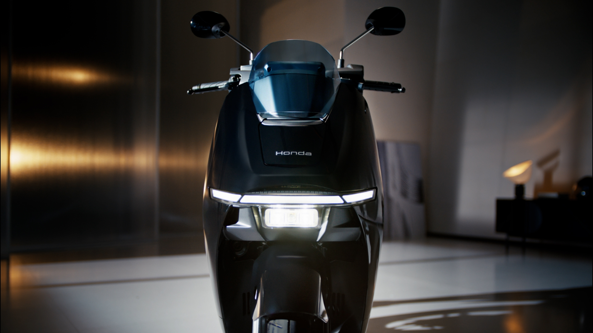ฮอนด้า เปิดตัว มอเตอร์ไซค์ไฟฟ้า Honda UC3 เคาะราคา 132,600 บาท 