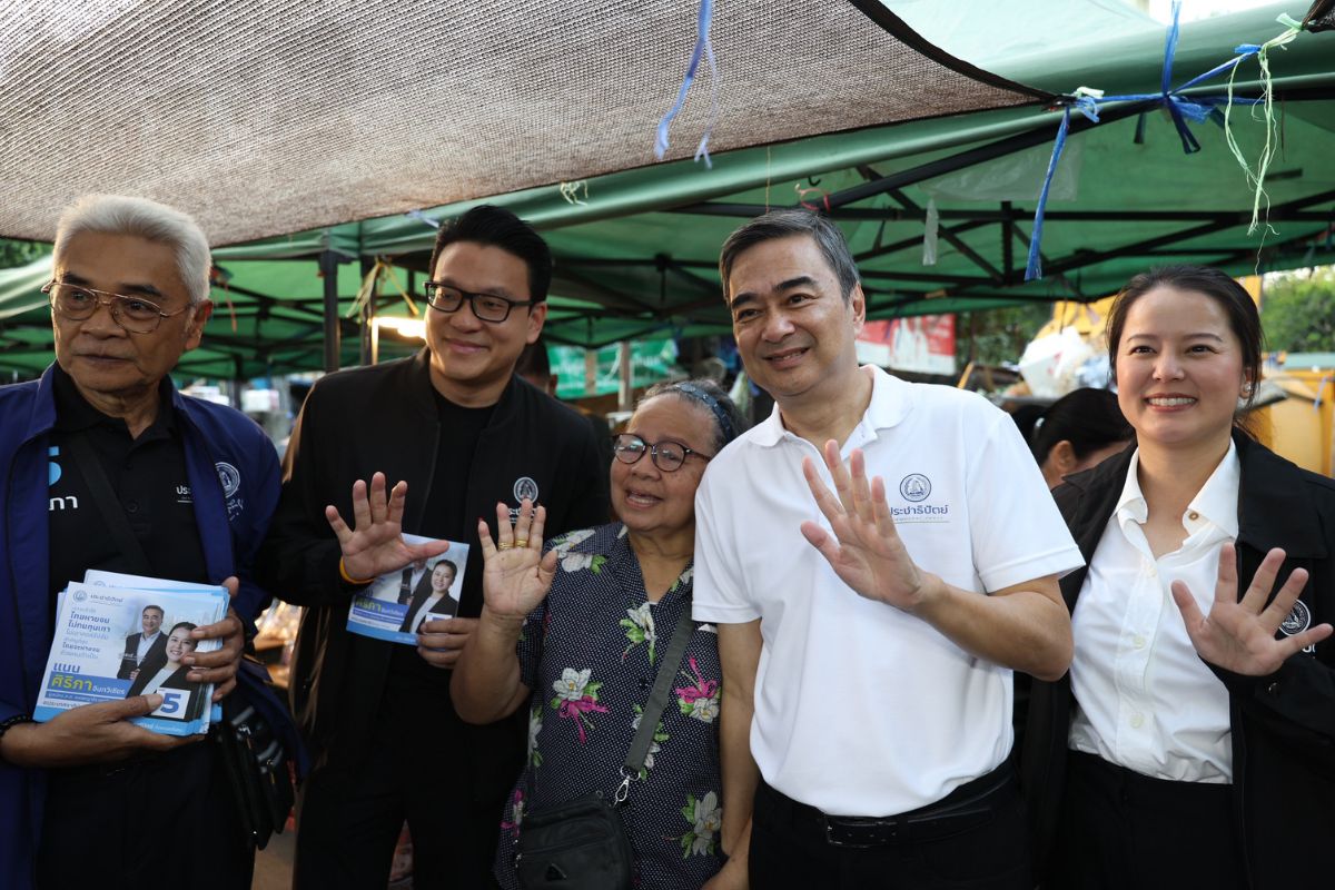 อภิสิทธิ์ ชี้ แลนด์บริดจ์ไม่คุ้ม ลั่น ไม่มีปัญหาล็อกสเป็กนายกฯ อ. ‘อนุสิทธิ์’ ดีกว่า ‘อภิทิน’