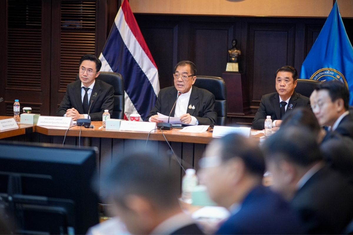 เพื่อไทย ถก สภาหอการค้า เดินหน้าพัฒนาเศรษฐกิจ ย้ำให้ความสำคัญ ศก.-การศึกษา-การเมือง