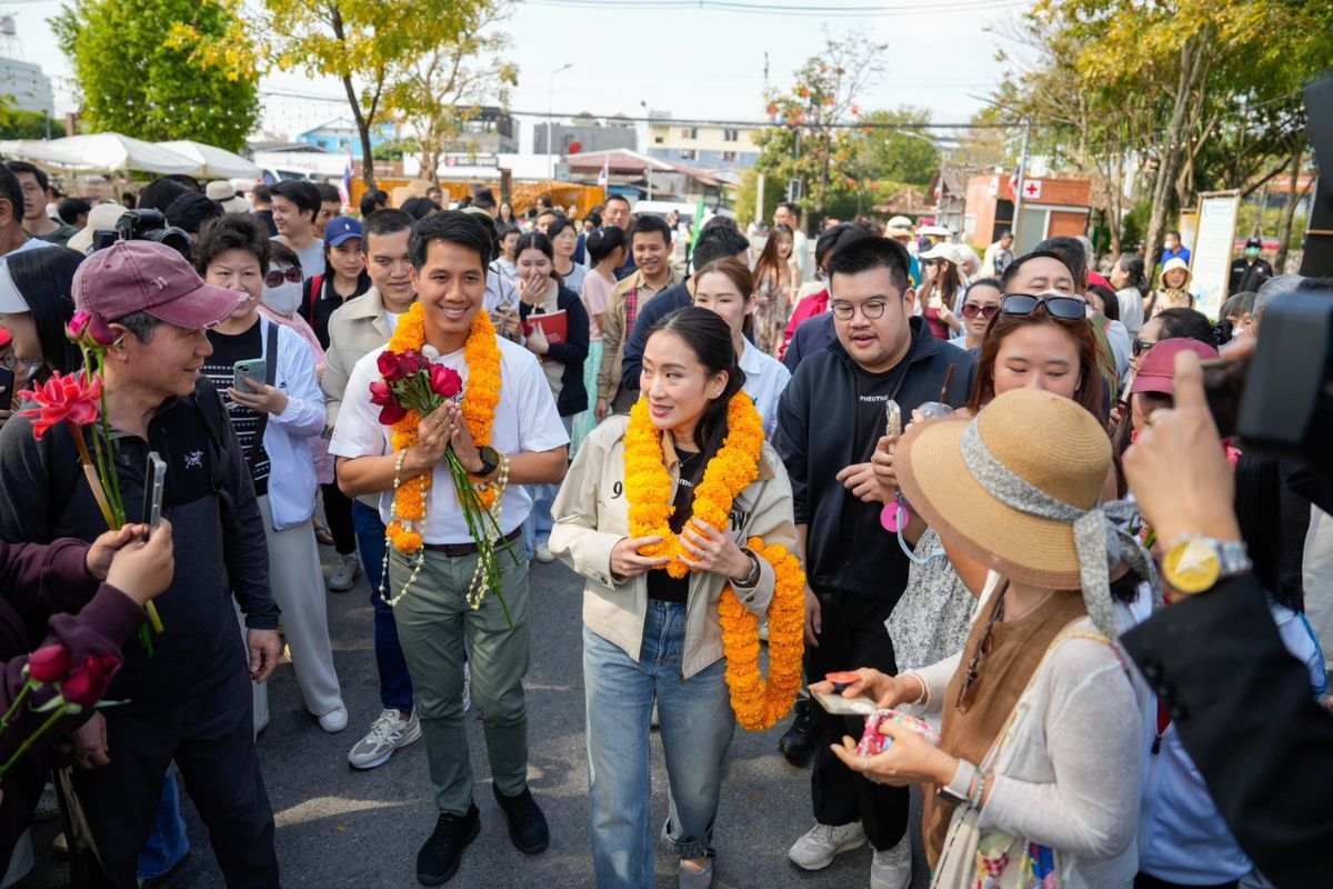 แพทองธาร ลงพื้นที่จริงใจมาร์เก็ต เชียงใหม่ ช่วยผู้สมัครเพื่อไทยหาเสียง