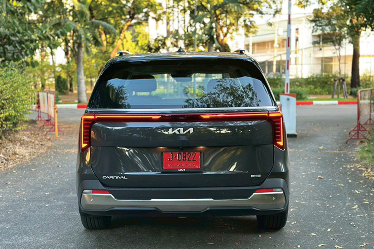 KIA CARNIVAL