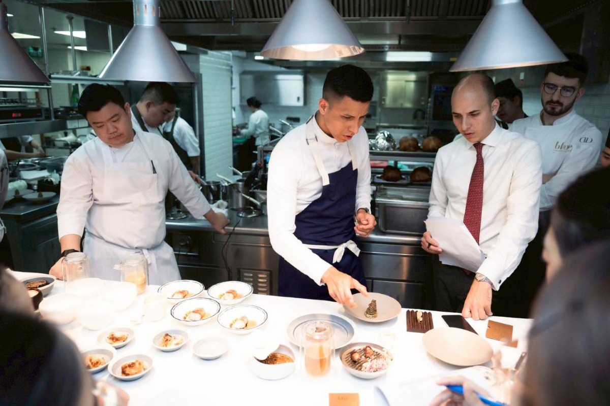 Blue by Alain Ducasse ชวนเปิดประสบการณ์ Fine Dining กับ “6-Hands Experience”