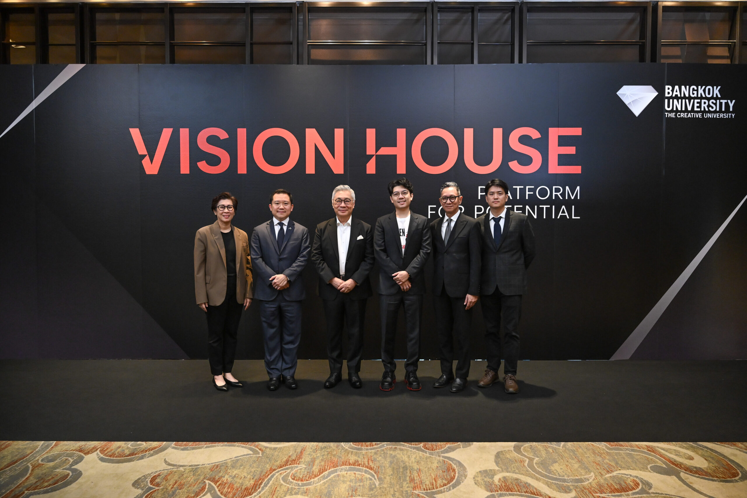 ‘ดร.กิตติพงษ์-ฐาปน’ ร่วมเปิดตัว VISION HOUSE ม.กรุงเทพ