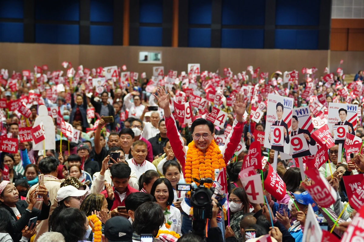 ยศชนัน ขอชาวสกลฯ พท.ยกจังหวัด พร้อมนั่งนายกฯ อยู่ 8 ปียกเครื่องประเทศไทย