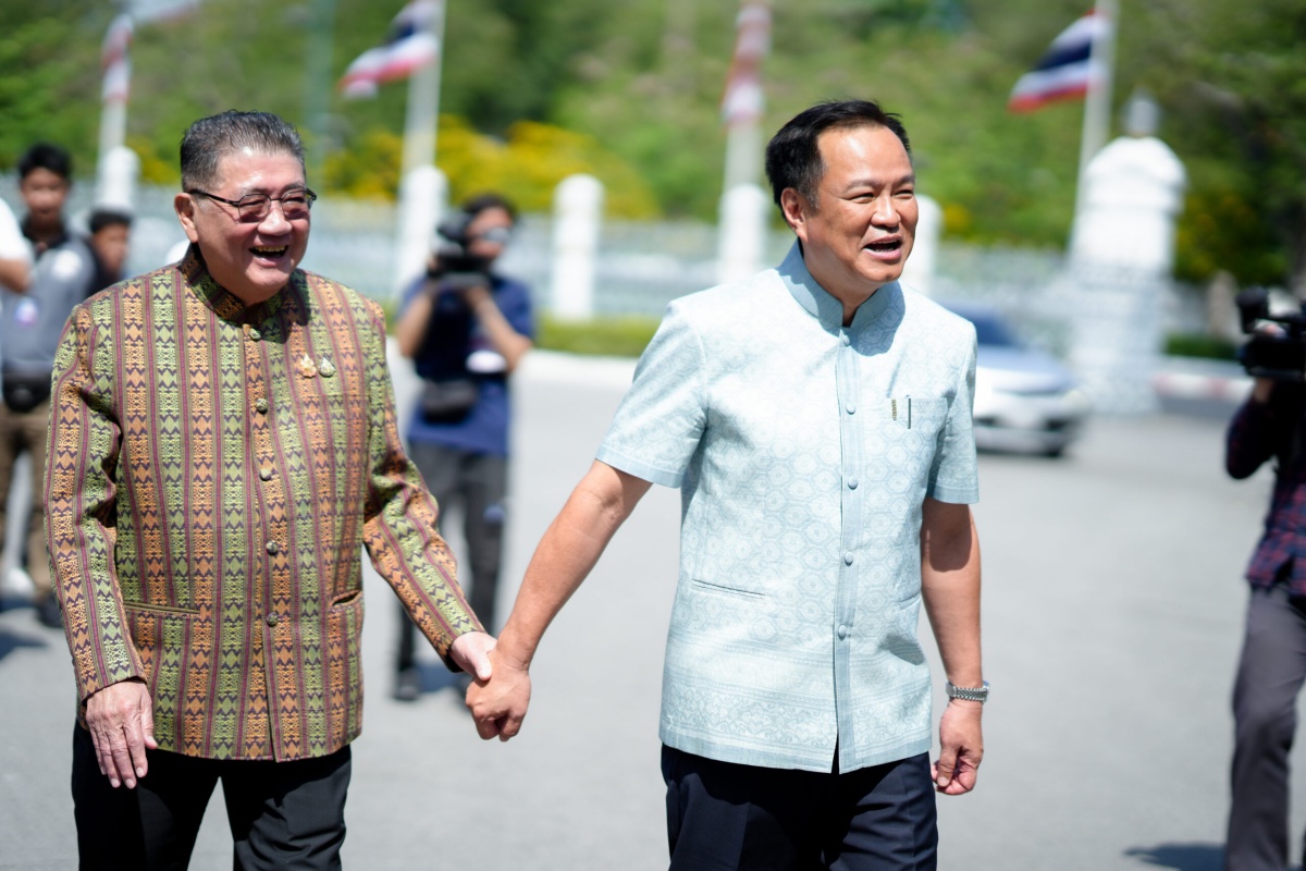 ภูมิธรรม ย้ำยังไม่แบ่งกระทรวง รอผลสรุปจำนวน สส. ด้าน ‘อนุทิน’ ทำงานปกติ
