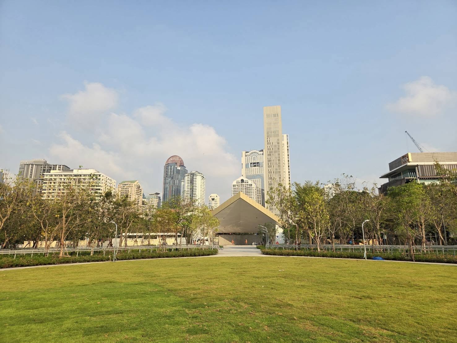 เปิดภาพ ‘สวนสาธารณะเฉลิมพระเกียรติ 80 พรรษา’ (สาทร) โฉมใหม่