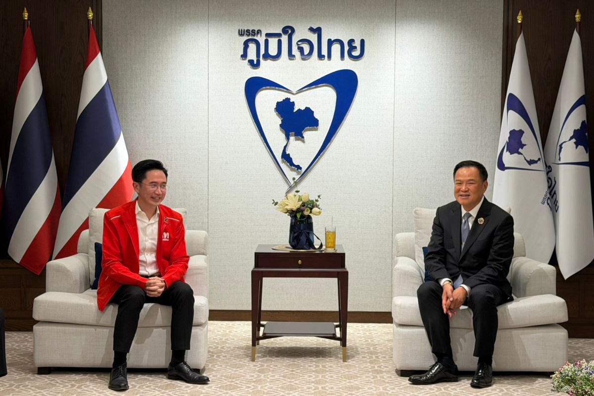 อ.เชน นำ ‘เพื่อไทย’ บุก ‘ภูมิใจไทย’ ถกดีลตั้งรัฐบาล ?