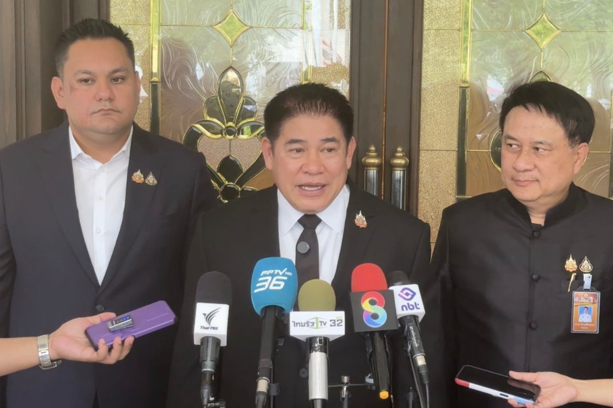 ‘ธรรมนัส’ บอกยังไม่คุย อนุทิน ปมตั้งรัฐบาล ชี้ยังเร็วเกินไป